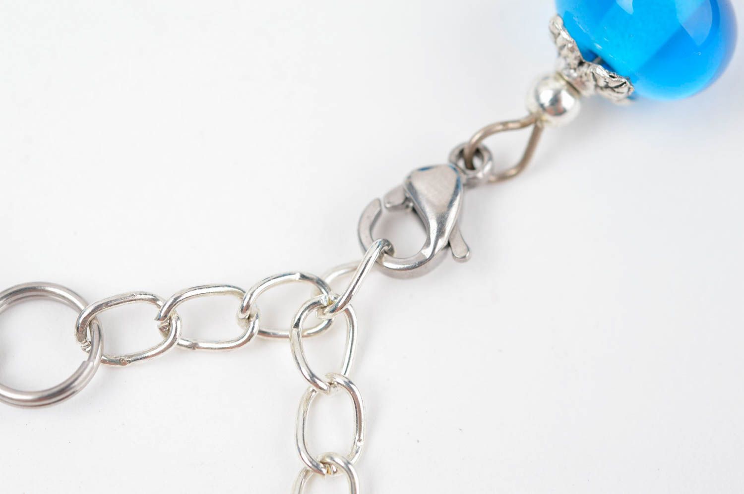 Art glass blue stylish handmade beaded bracelet on metal chain photo 4