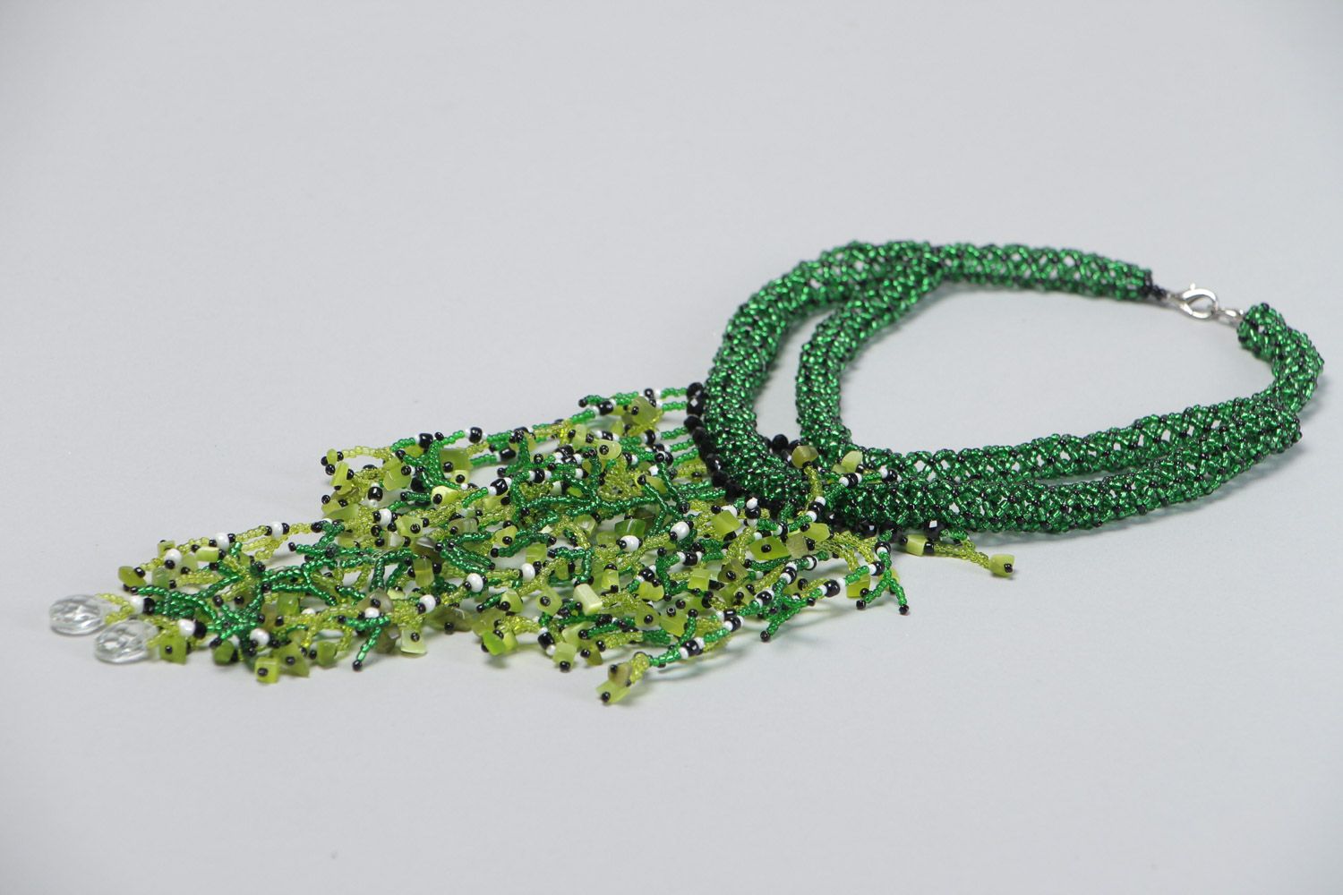 Handmade beaded necklace with natural cat's eye stone in green color palette photo 3