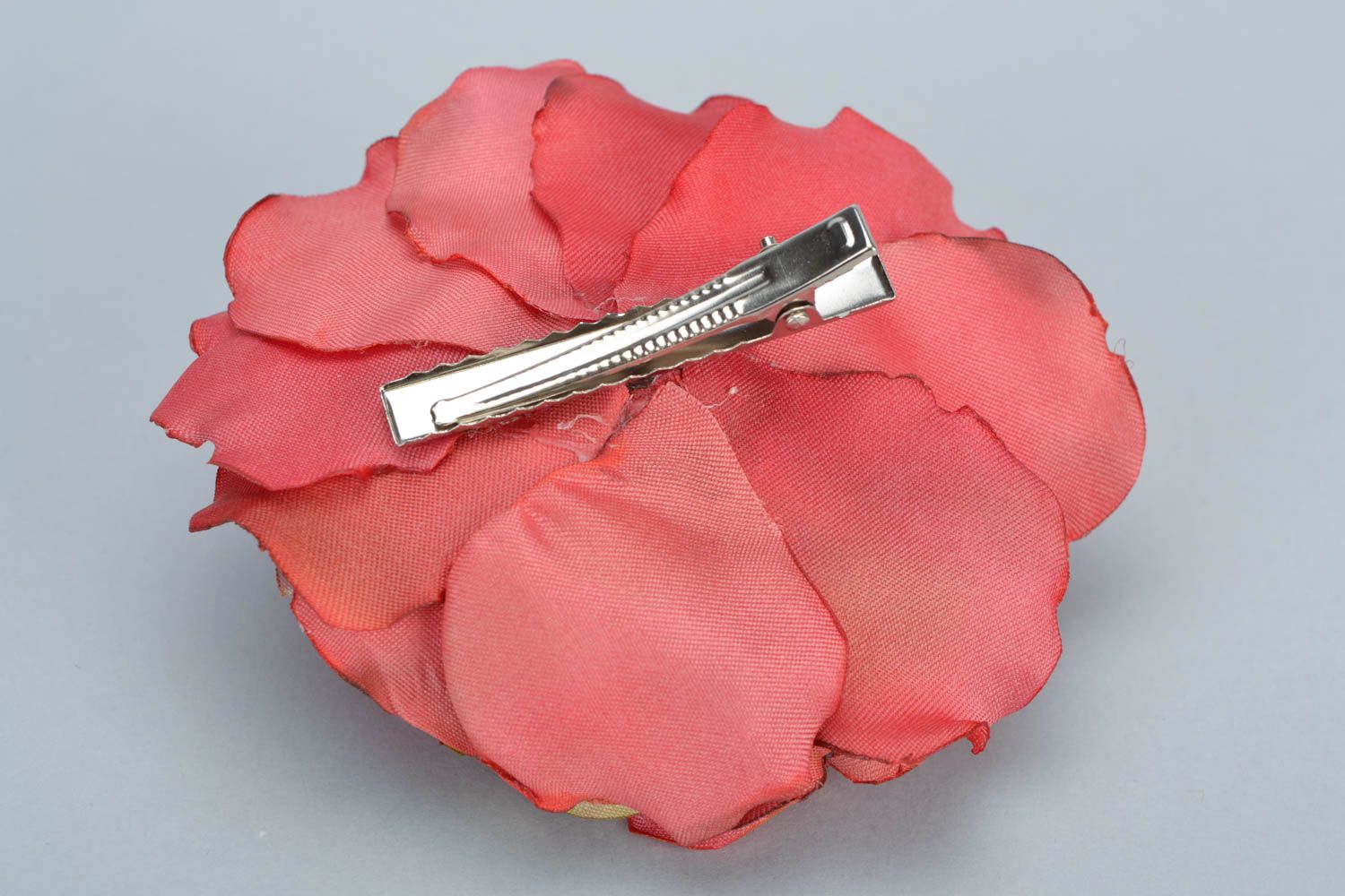 Barrette à cheveux fleur faite main rose belle intéressante bijou pour femme photo 4