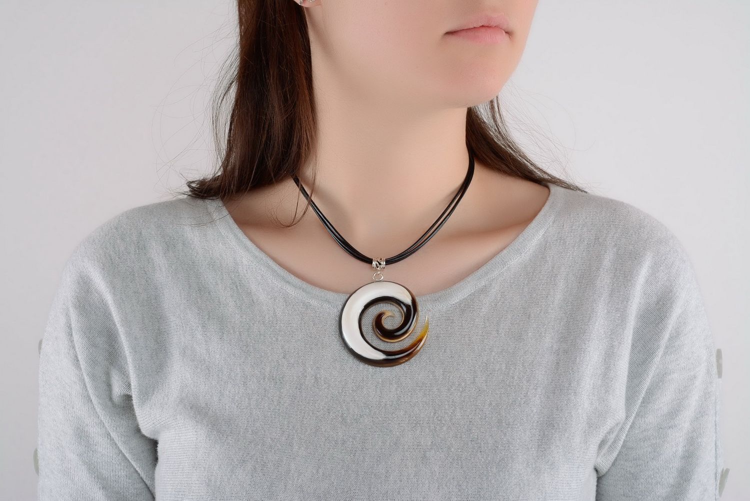 Pendant made of natural horn Snail photo 1