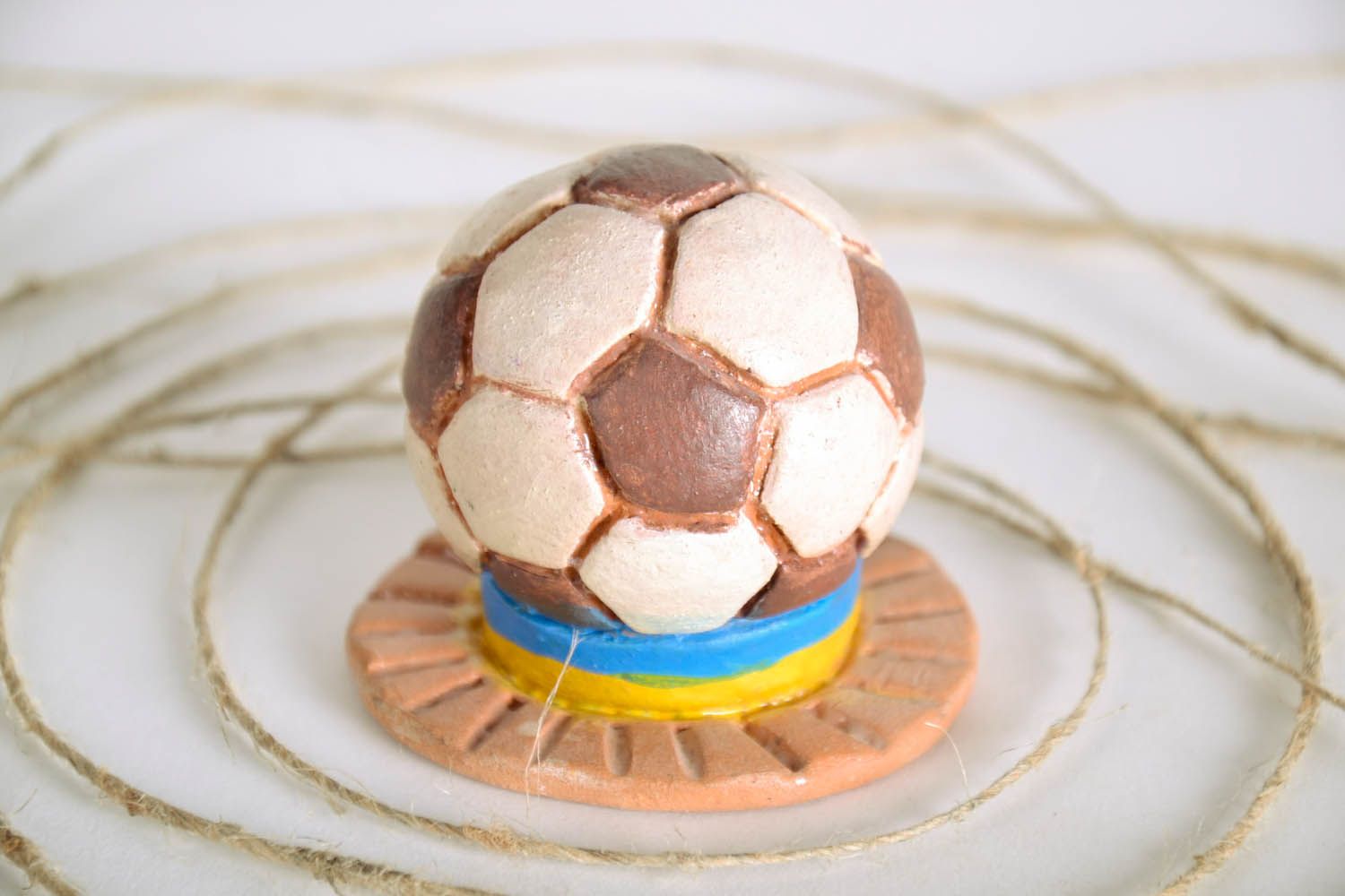 Керамическая статуэтка декоративная Футбольный мяч фото 1