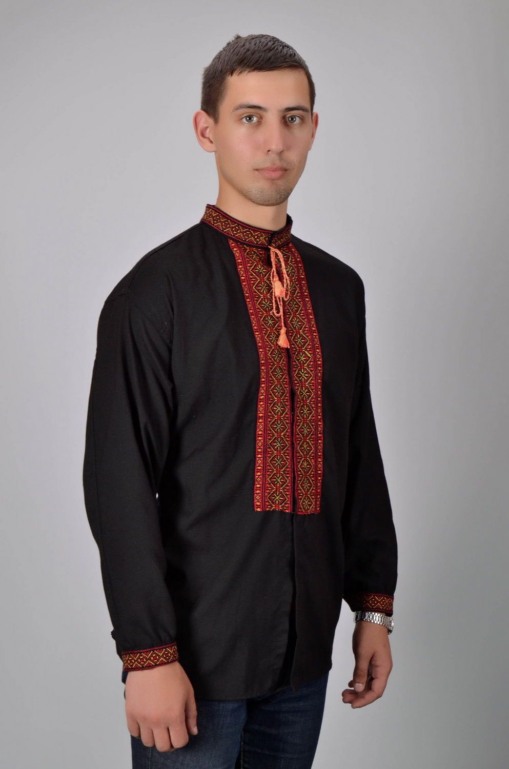 Man's embroidered shirt photo 4