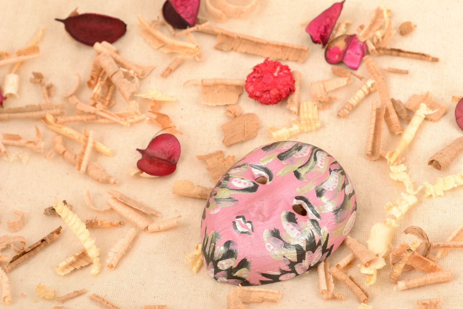 Интерьерная подвеска карнавальная маска розовая с золотым фото 1