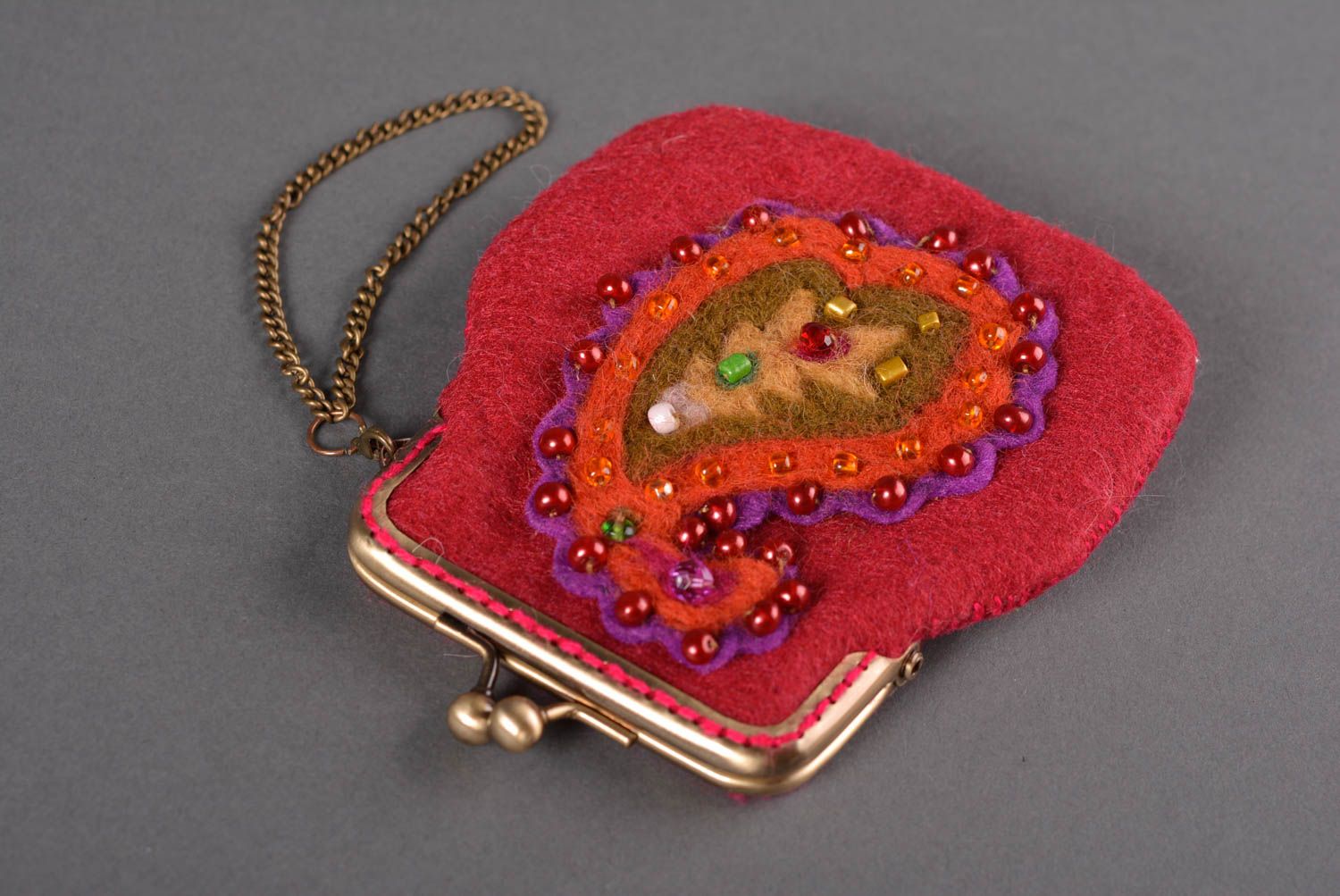 Сумка ручной работы женский кошелек малиновый на цепочке сумка из шерсти фото 5