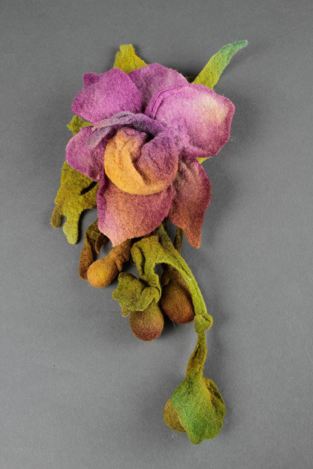 Grosse broche Bijou fait main fleur en laine feutrée Cadeau femme original photo 2