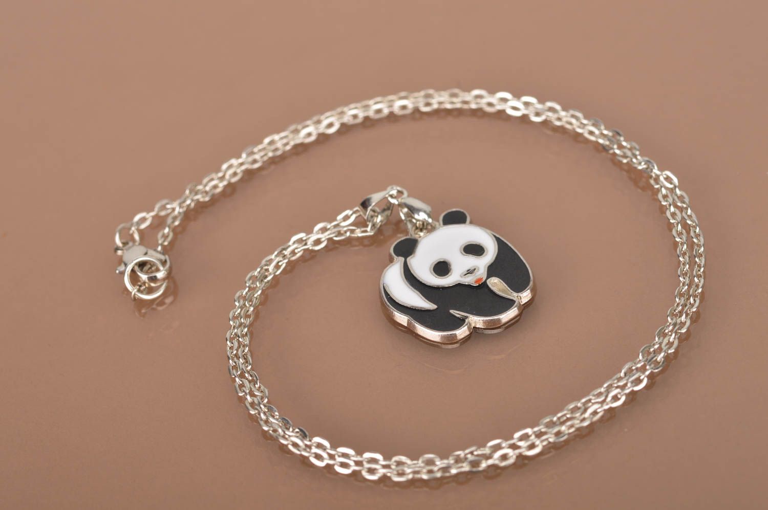 Pendentif panda fait main Bijou ethnique Accessoire femme sur chaîne cadeau photo 4