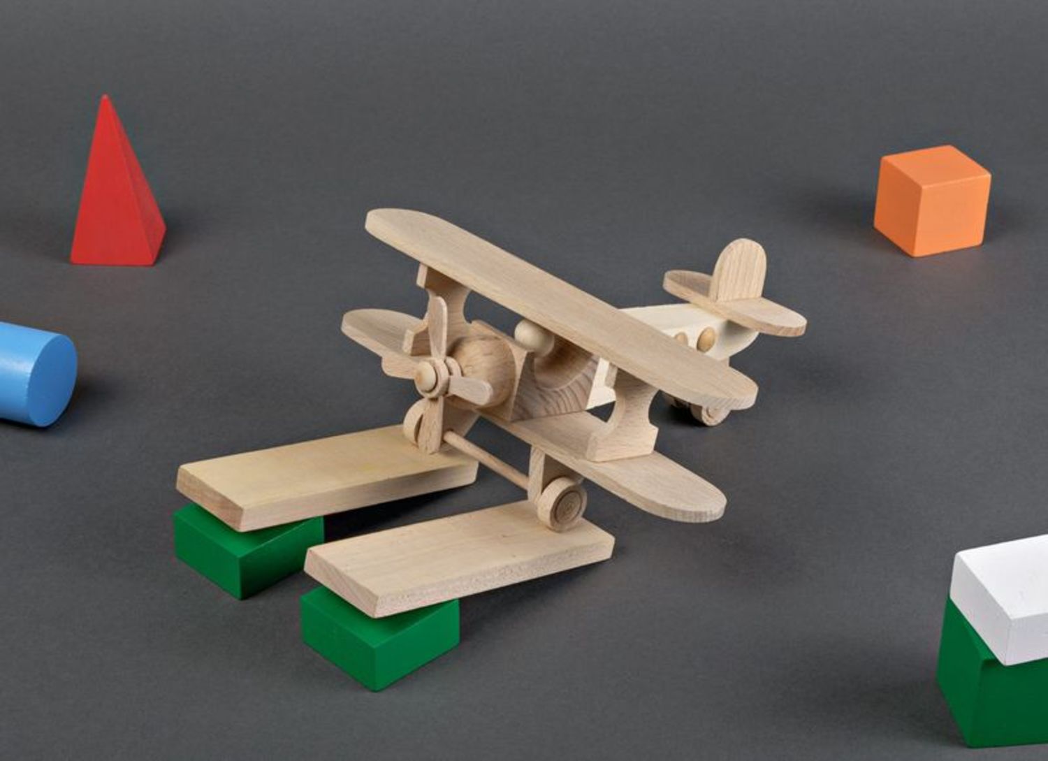 Aeroplano giocattolo fatto a mano Giocattolo di legno Giocattolo da bambino
 foto 1