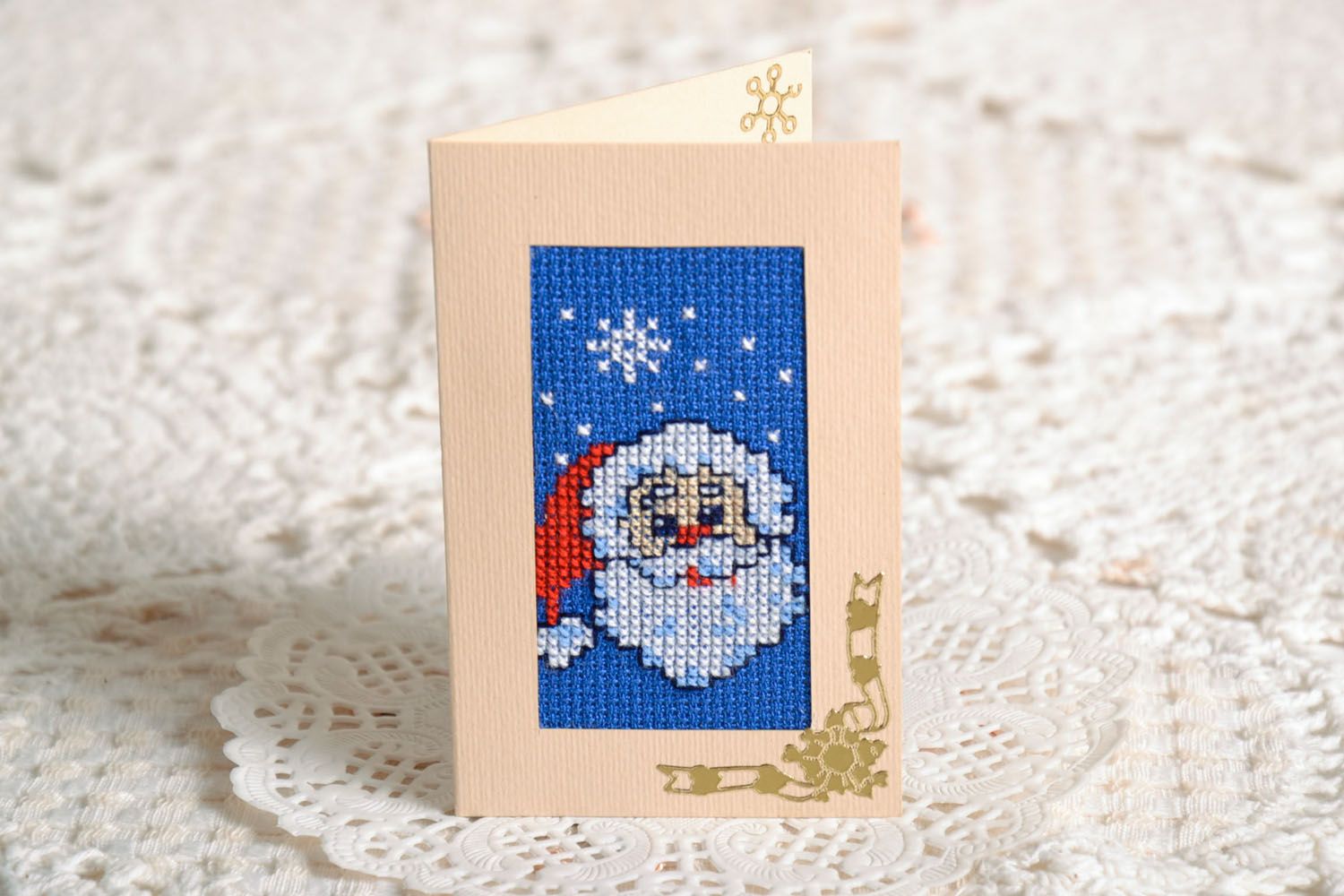 Cartão de felicitação feito à mão de Natal com bordado  foto 1