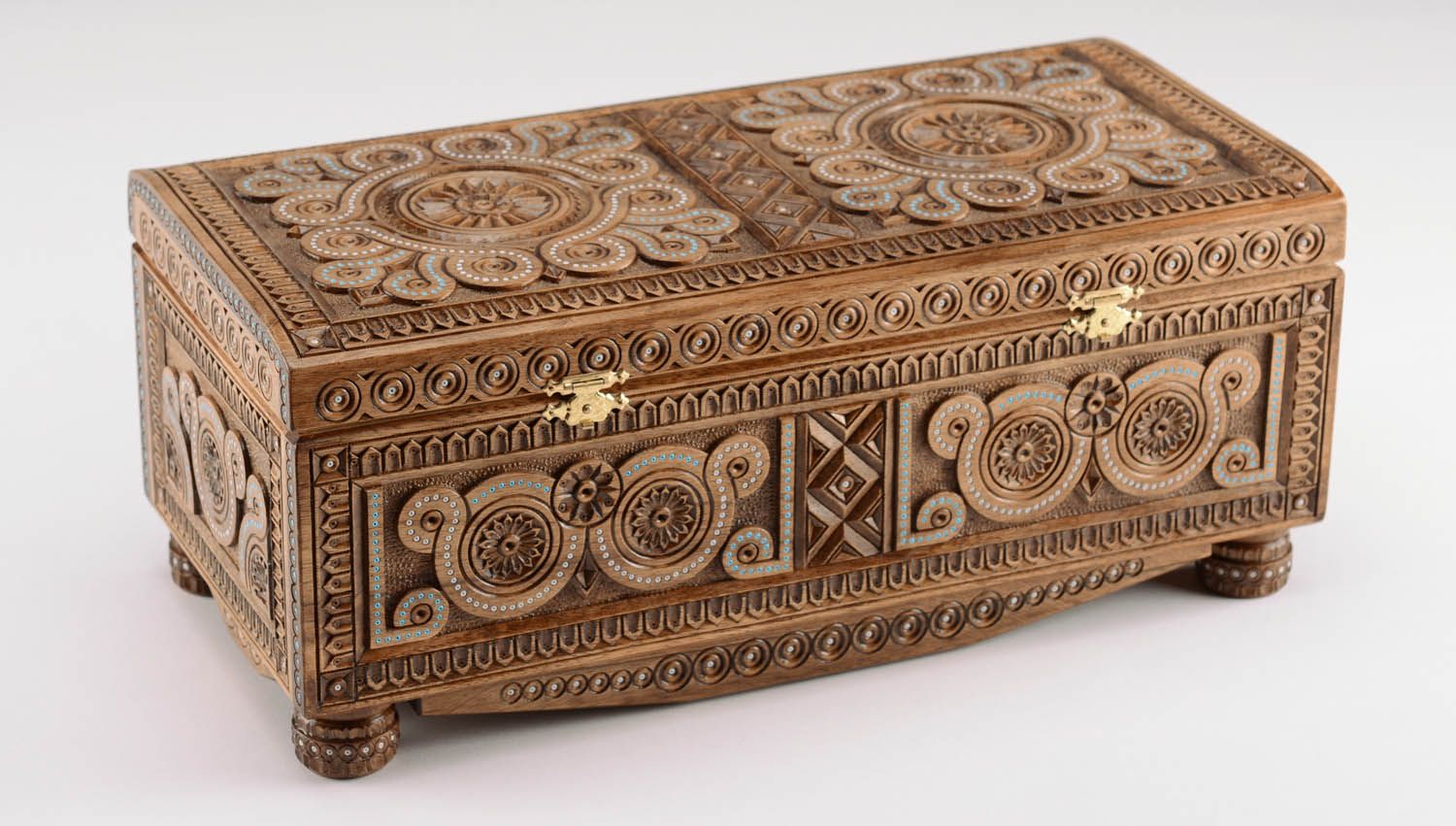 Wooden box inlaid with beads  photo 1