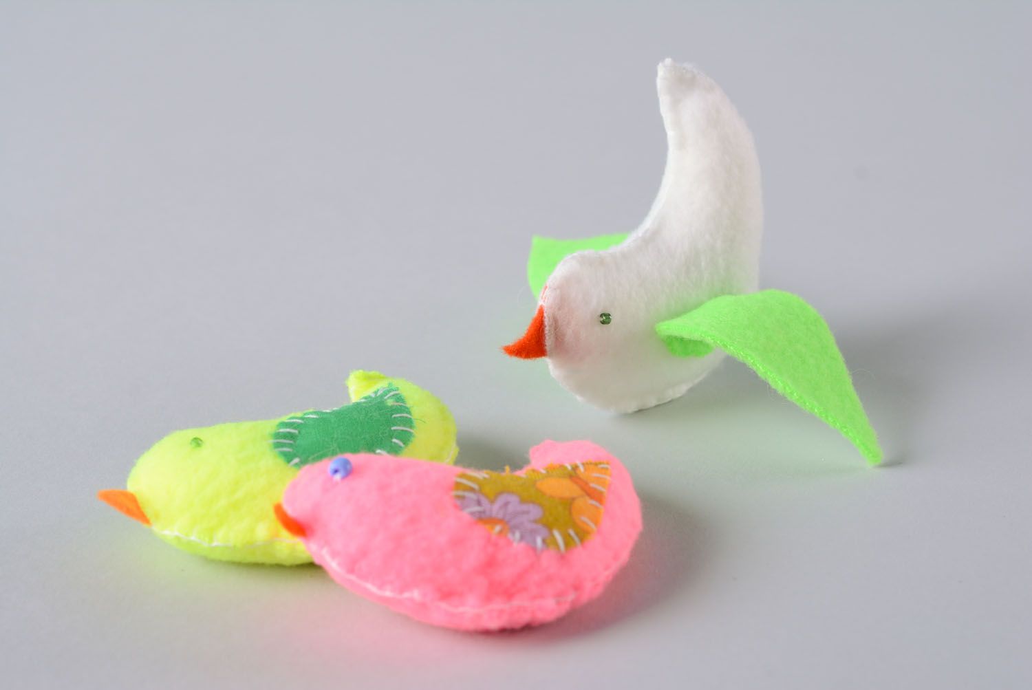 Conjunto de brinquedos macios de tecido feito à mão Pássaros foto 3