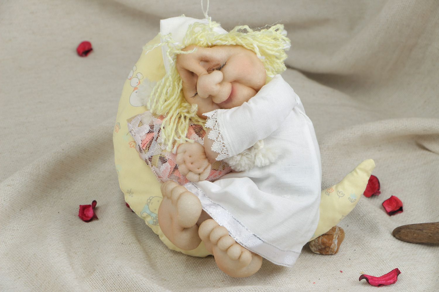 Petite poupée faite main en nylon blanc-jaune faite main pour enfant photo 5