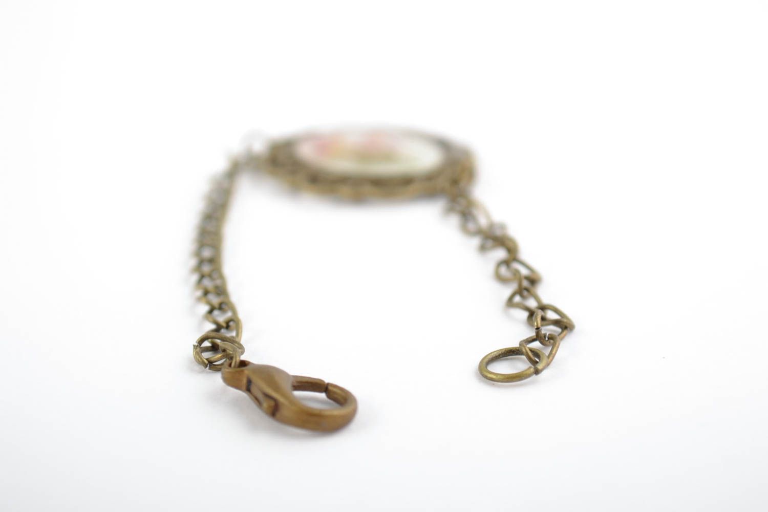 Handmade vintage metal chain womens wrist bracelet with flower in epoxy resin photo 5