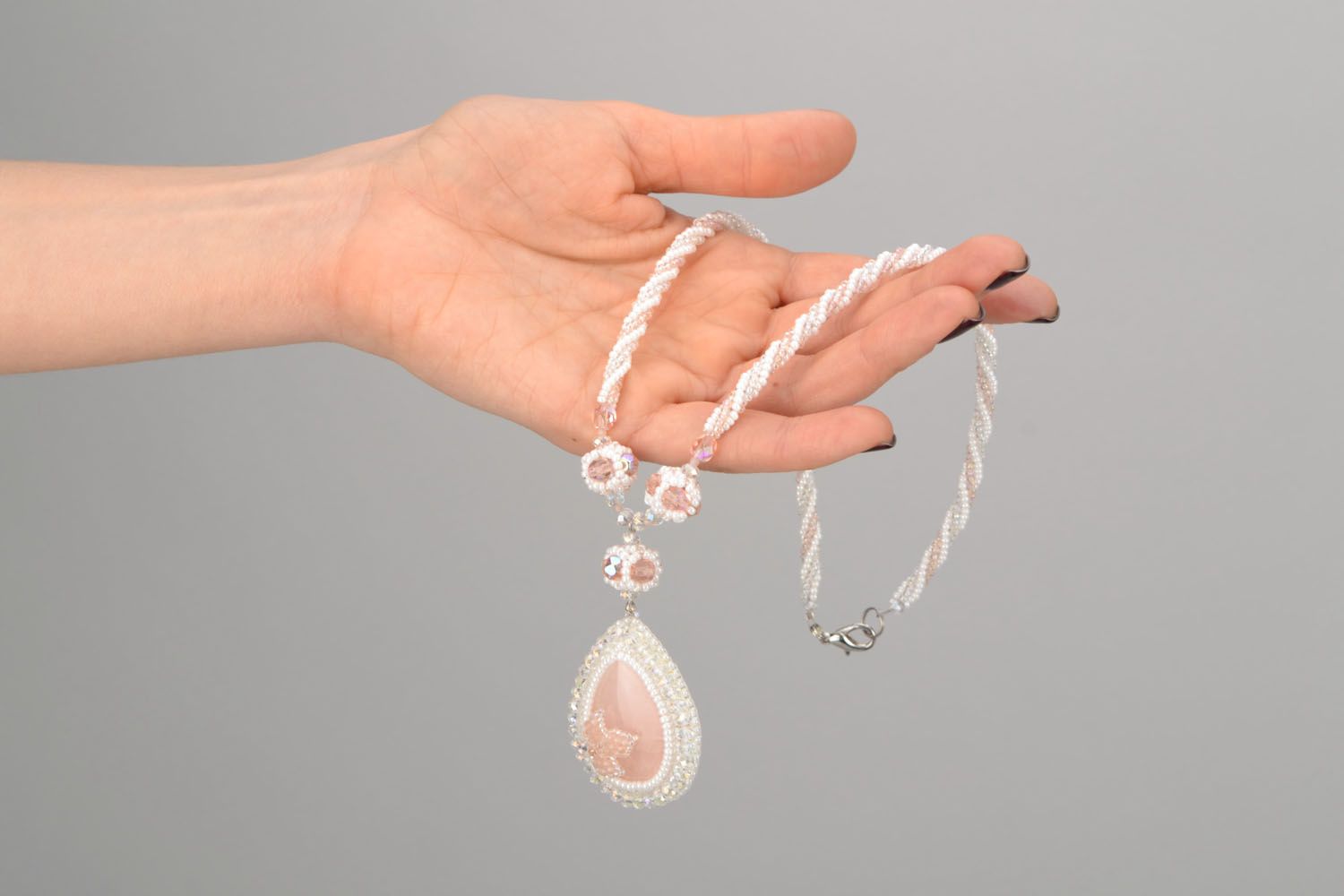 Beaded necklace with pink quartz and crystal photo 2