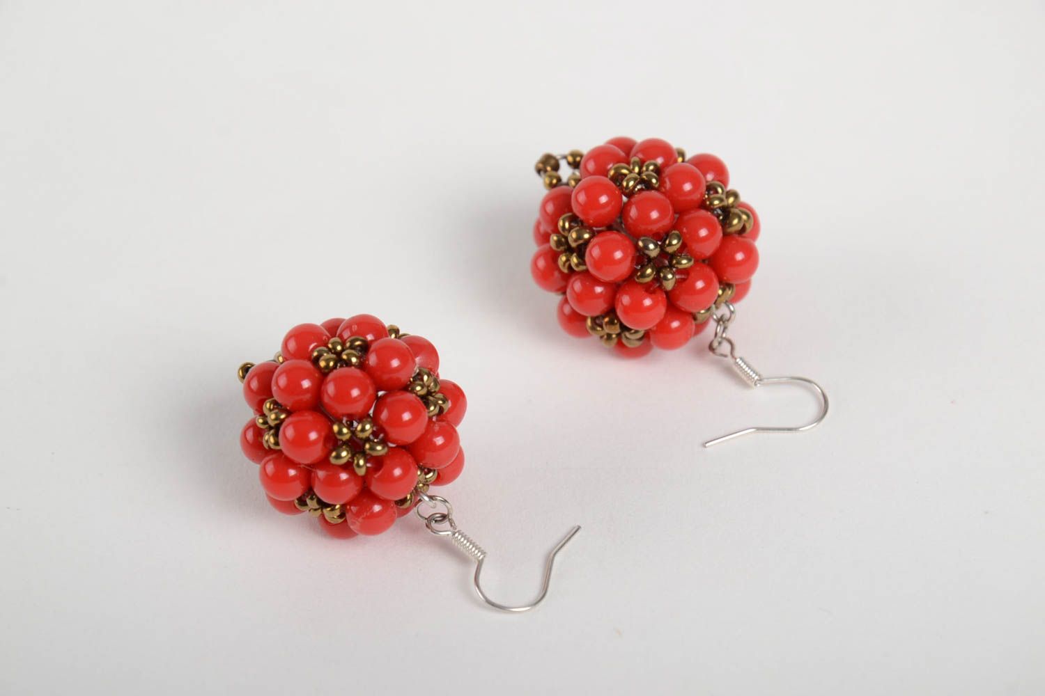 Handmade red elegant earrings unusual beaded earrings stylish jewelry photo 3