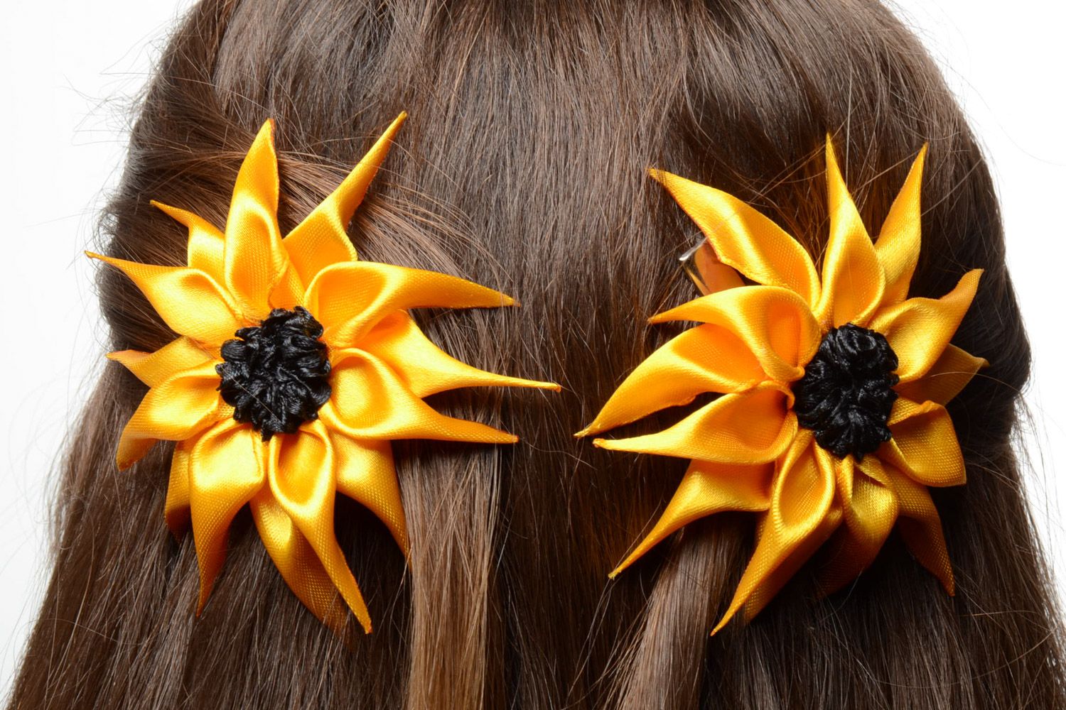 Deux barrettes à cheveux fleurs rubans de satin jaune et noir faites main photo 1