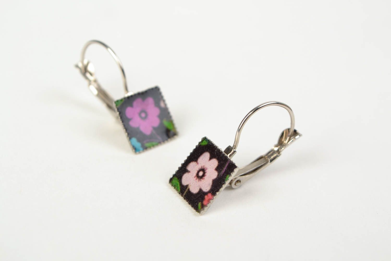 Small handmade decoupage square earrings with flowers and English fastener photo 3