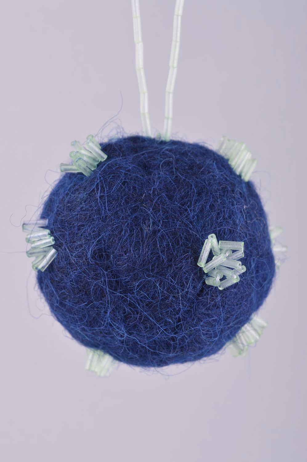 Déco fait main Boule à suspendre en laine bleue Décoration Noël design photo 2