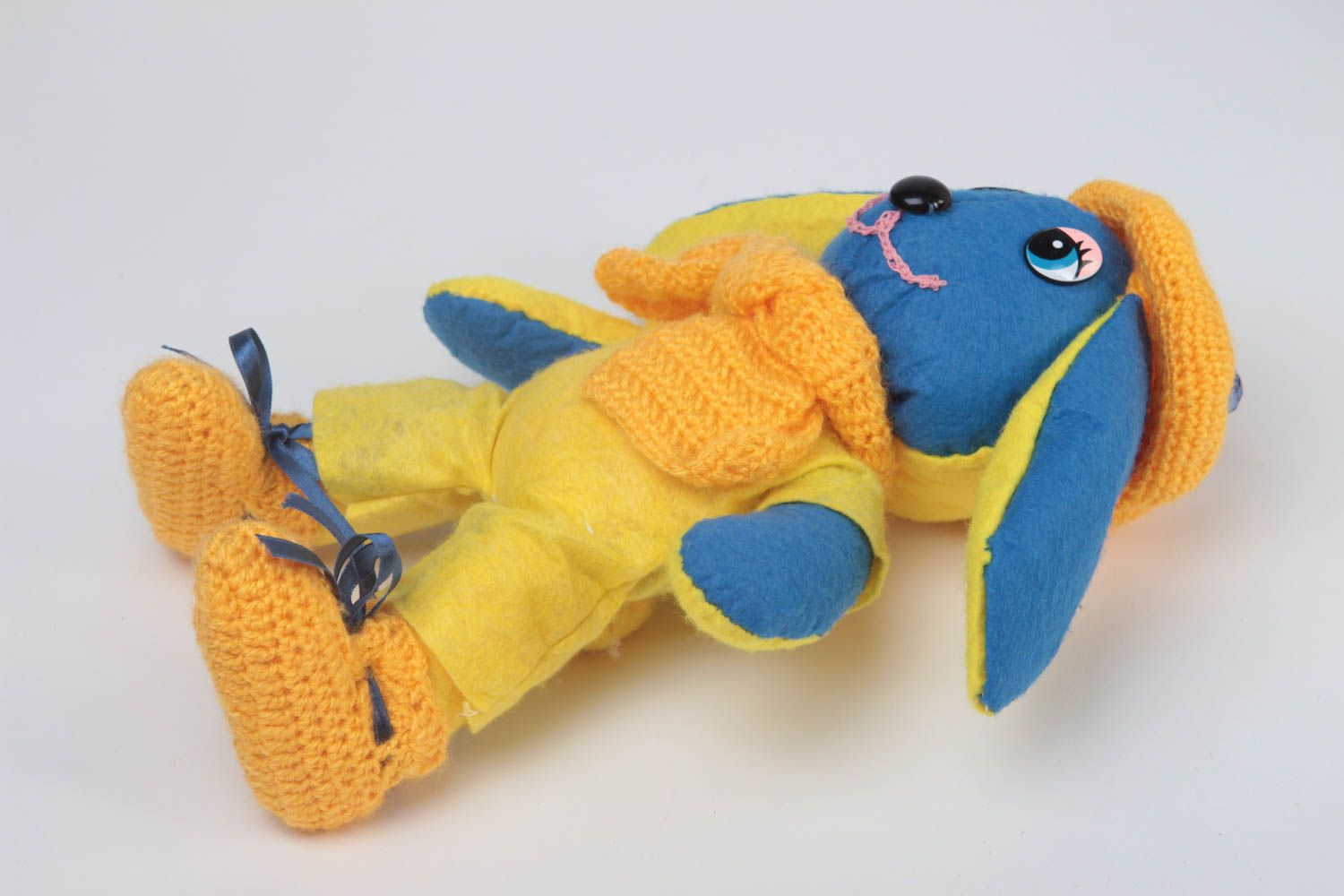 Jouet enfant fait main Peluche tricotée au crochet Cadeau original jaune bleu photo 3