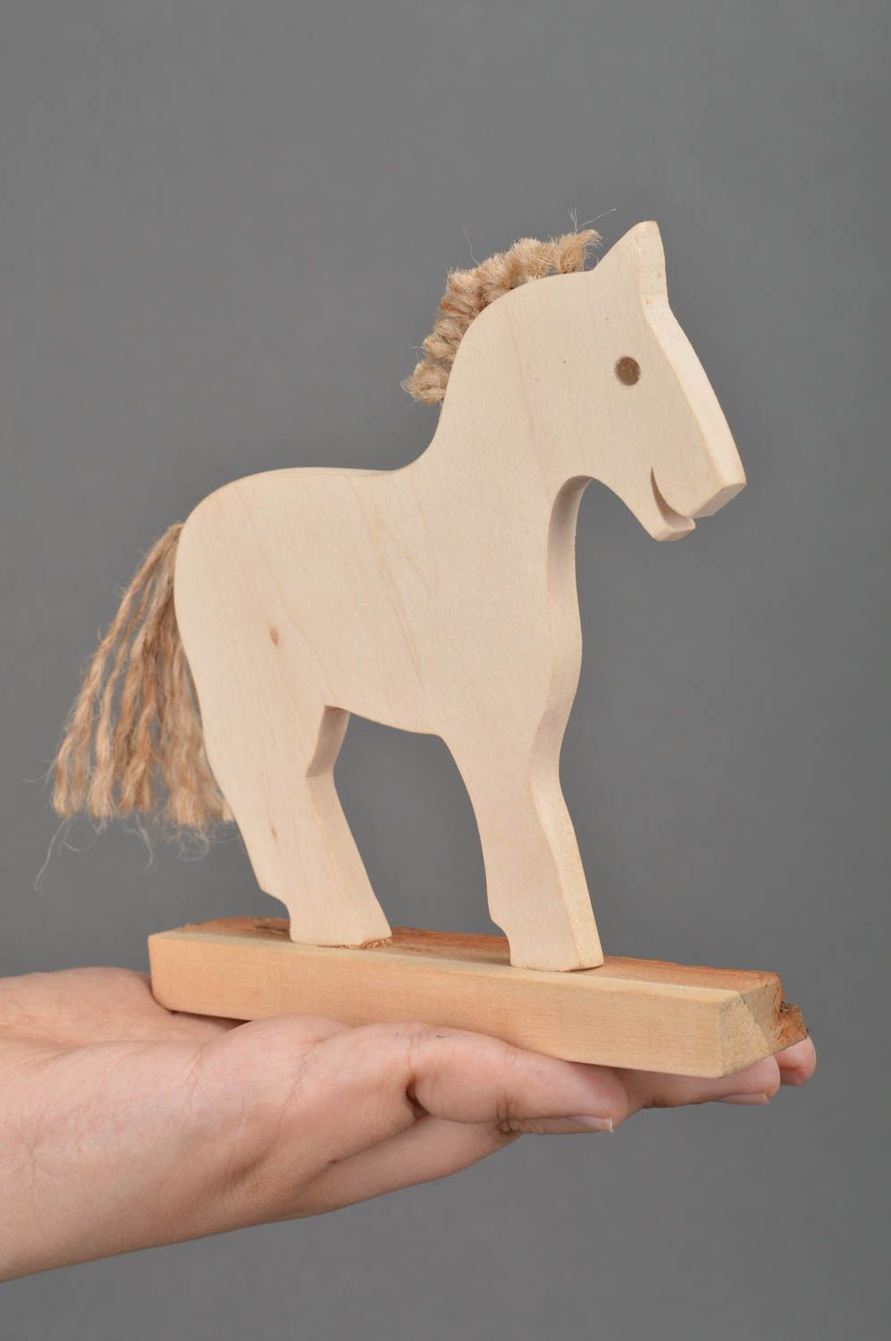 Jouet en bois naturel figurine de cheval faite main pour décor ou pour enfant photo 5