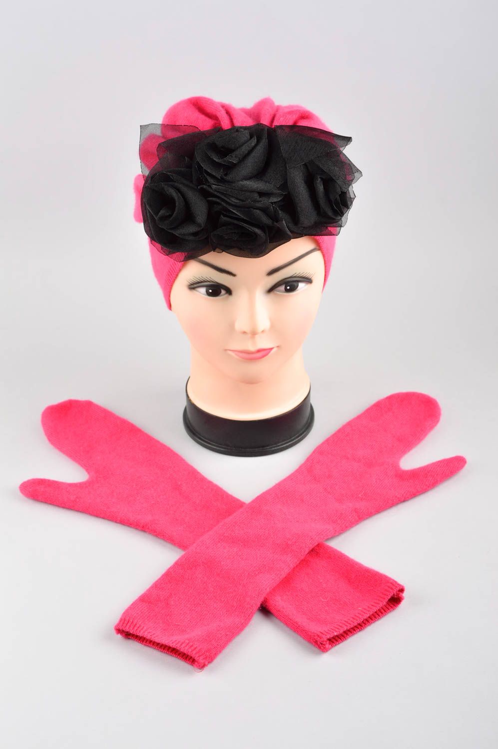 Перчатки ручной работы зимняя шапка с цветами женские аксессуары набор розовые фото 1