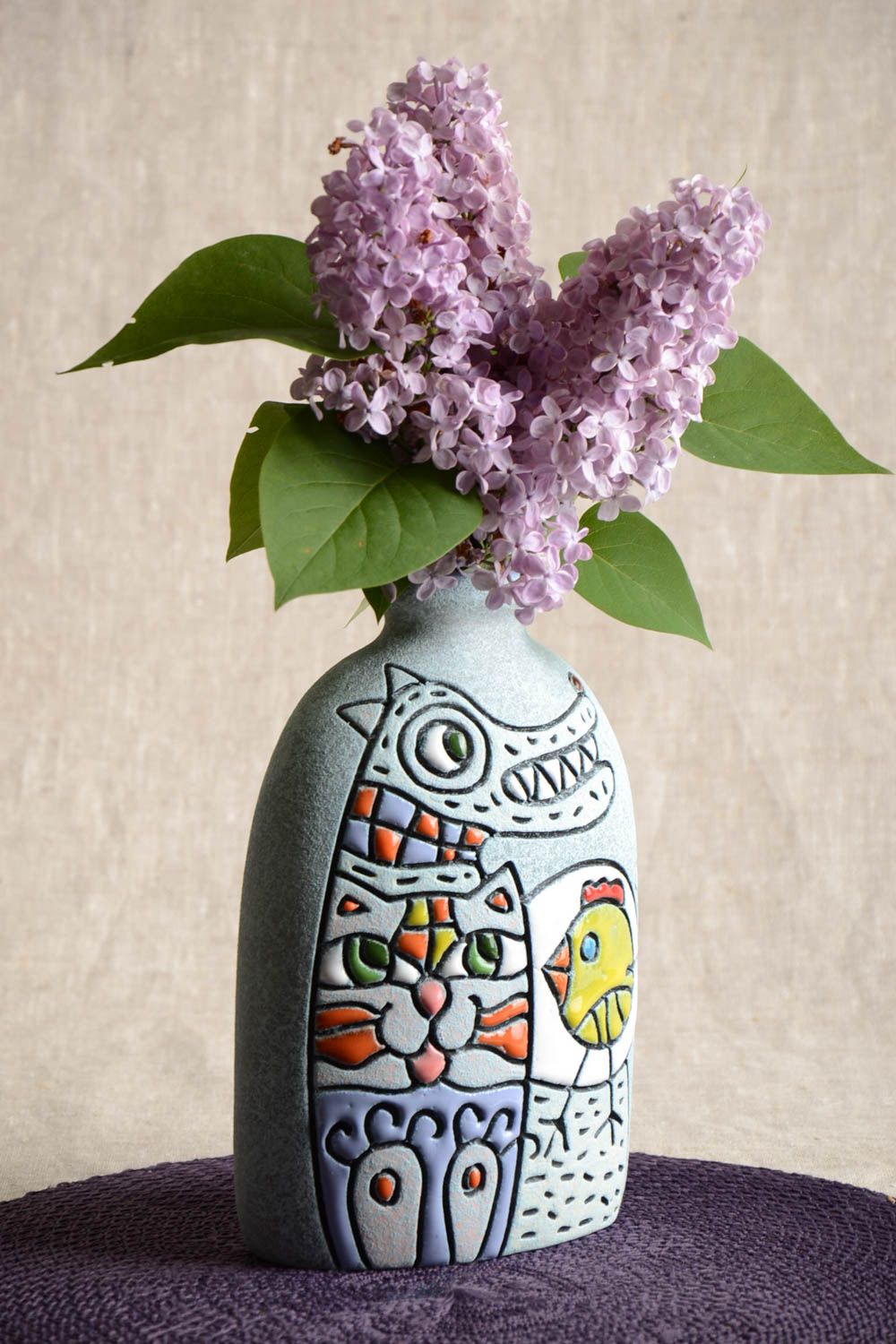 Ceramic porcelain 9 inches decorative vase in surrealism-style 1,82 lb  photo 1