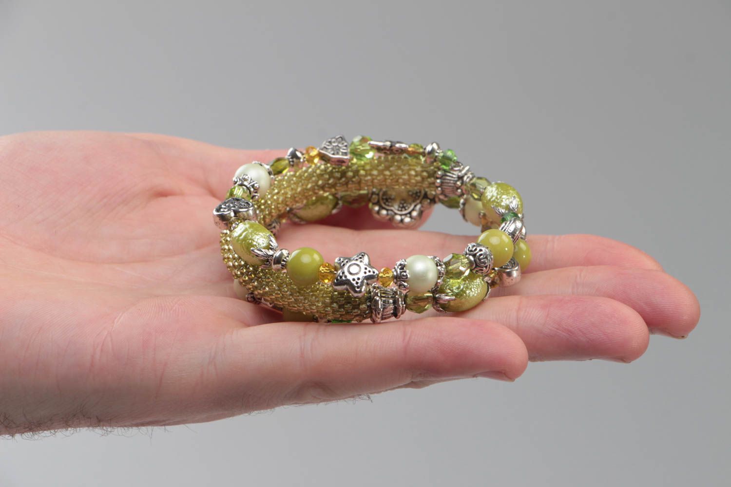 Handgemachtes Glasperlen Armband ohne Schließe mit Kunstperlen für Damen foto 5