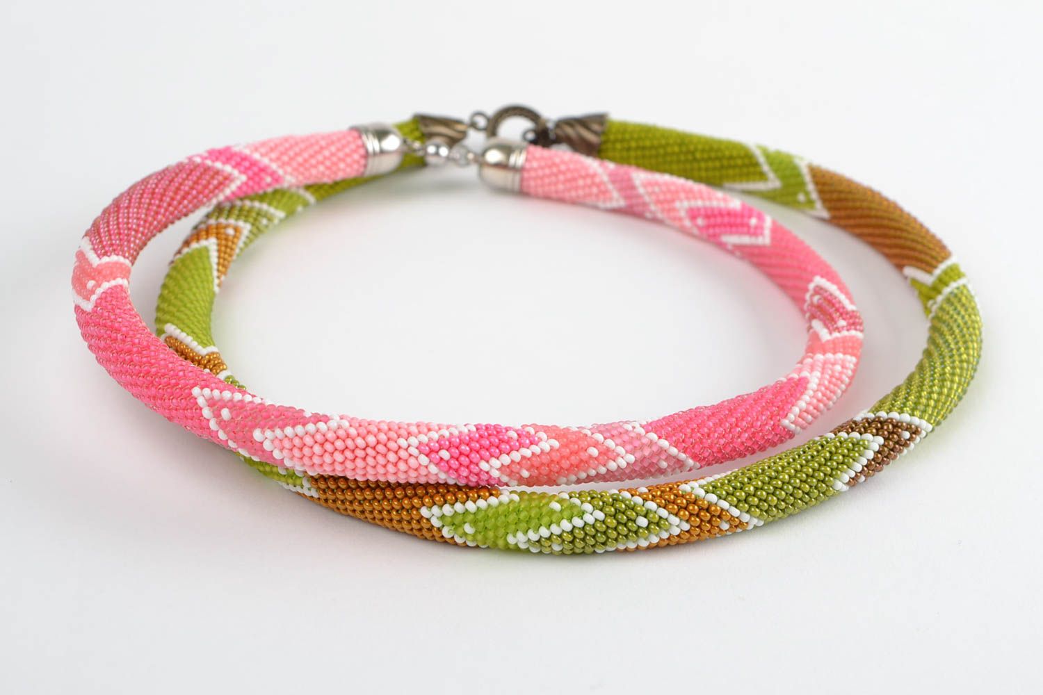 Ensemble de colliers en perles de rocaille au crochet 2 pièces rose et vert photo 4