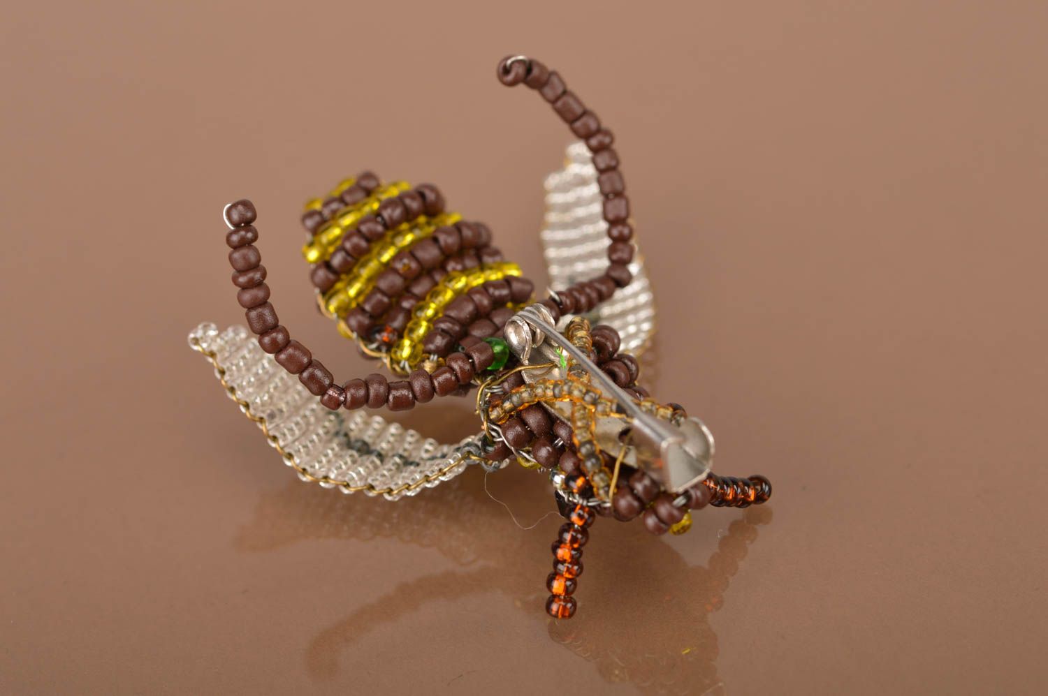 Broche en perles de rocaille tchèques abeille tissée originale belle faite main photo 3