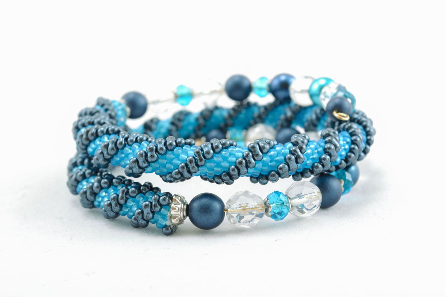 Bracelet en perles de rocaille bleu fait main photo 1