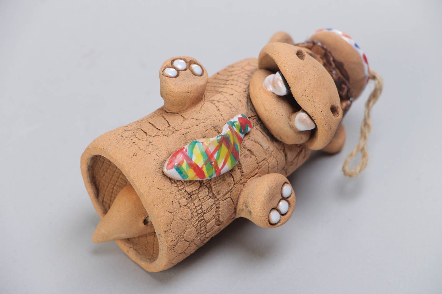 Clochette en terre cuite faite main en forme de hippo décoration de maison photo 4