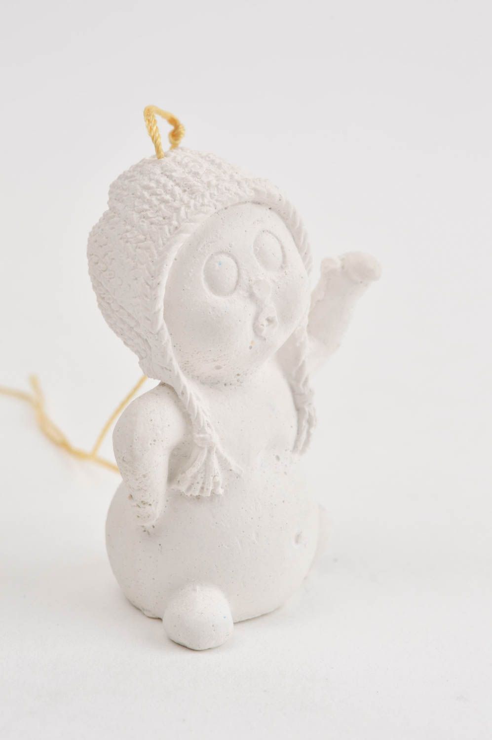 Figura hecha a mano de yeso blanca figuras de niño decoración de interior  foto 2