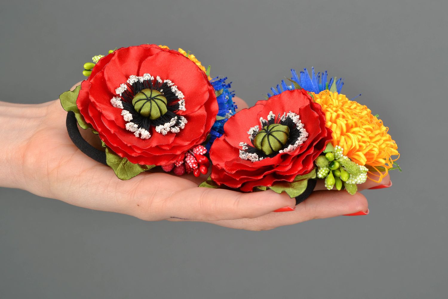 Élastiques à cheveux textiles en forme de fleurs photo 2