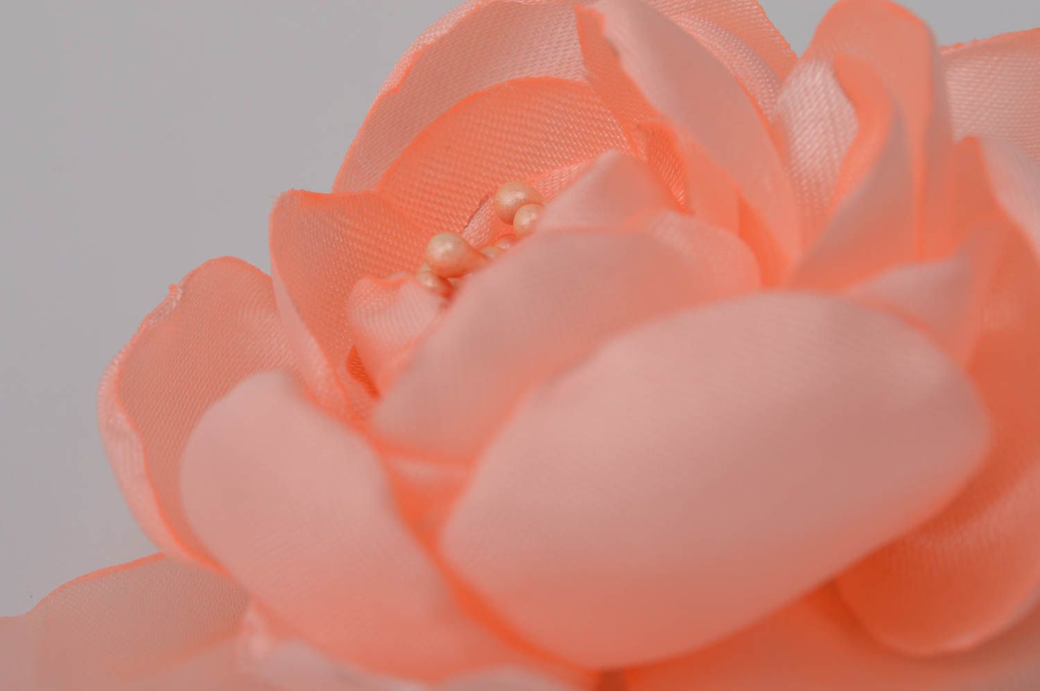 Broche fleur rose faite main Pince à cheveux satin métal Bijou femme original photo 4