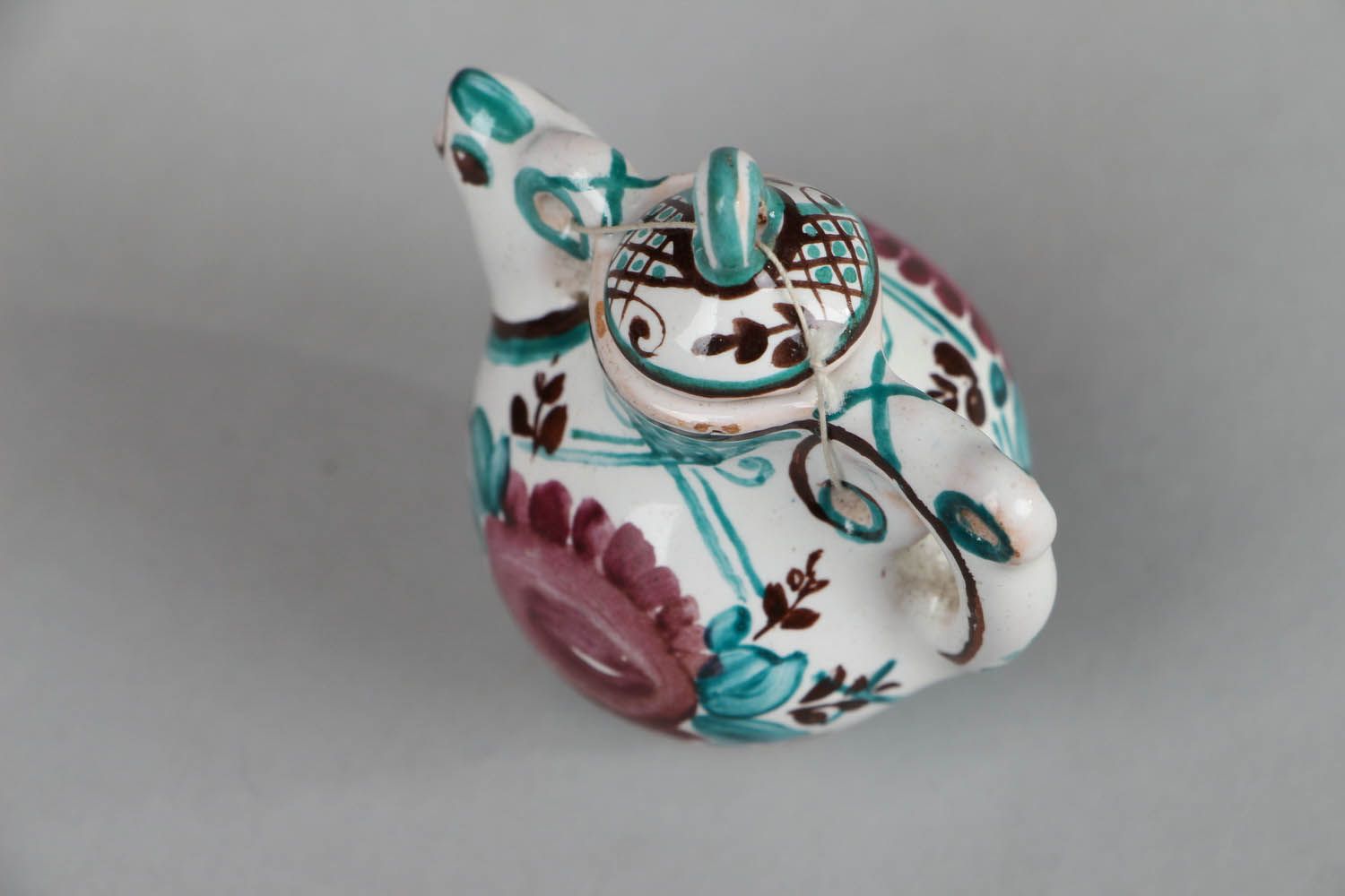 Figurine céramique en forme de petite théière décorative photo 3