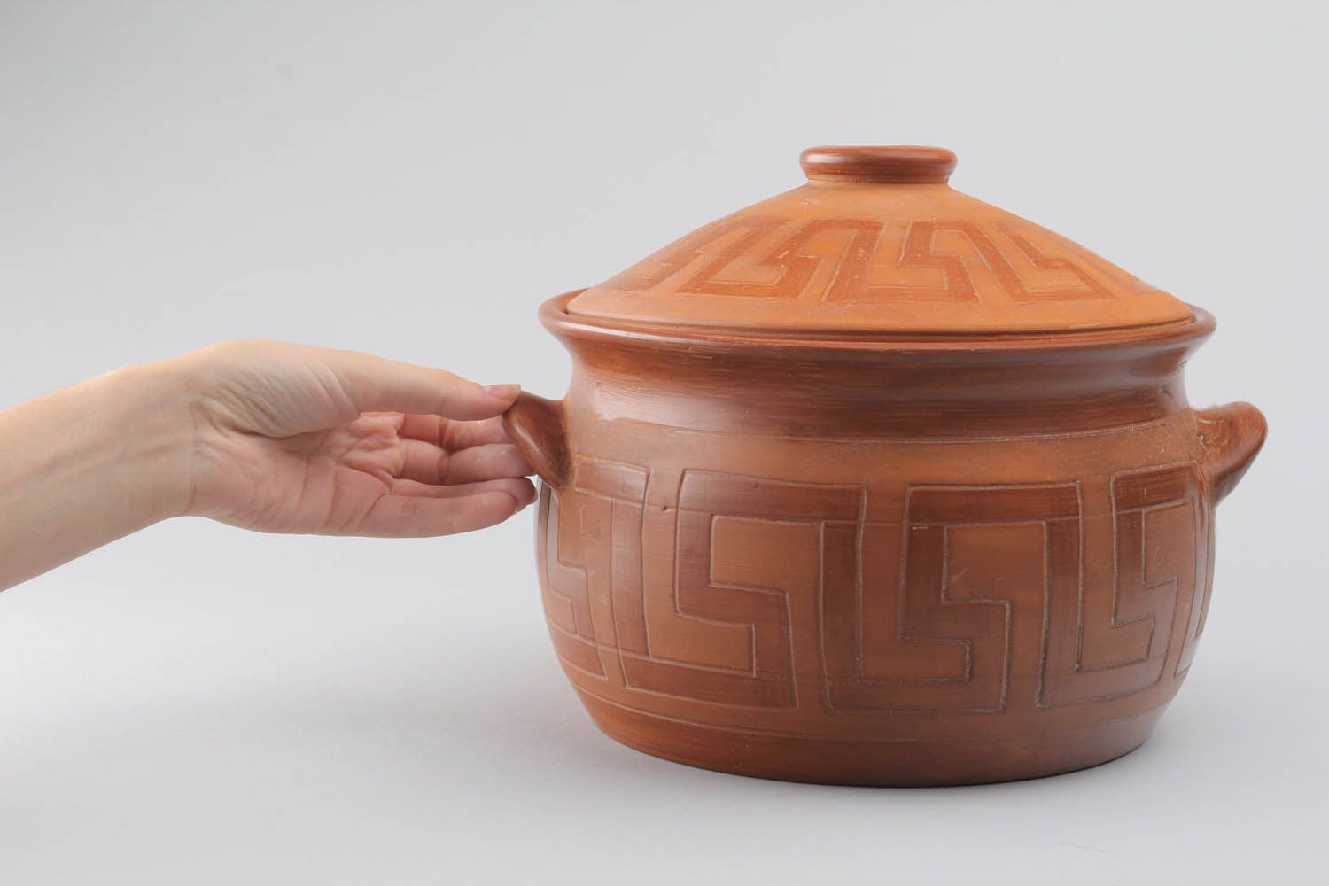 Grand pot en argile avec couvercle fait main photo 1