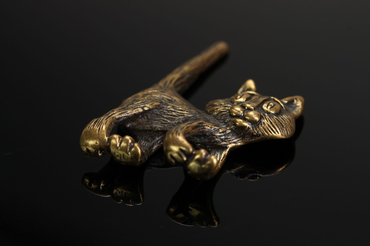 Bronze pendant in the form of a cat photo 2