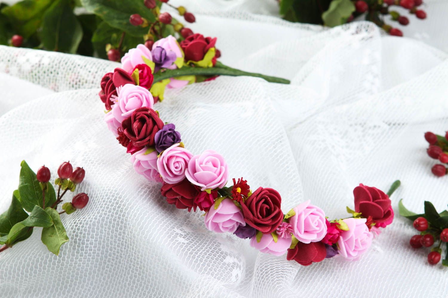 Serre-tête fleurs Bijou fait main roses et rouges cadeau Accessoire cheveux photo 1