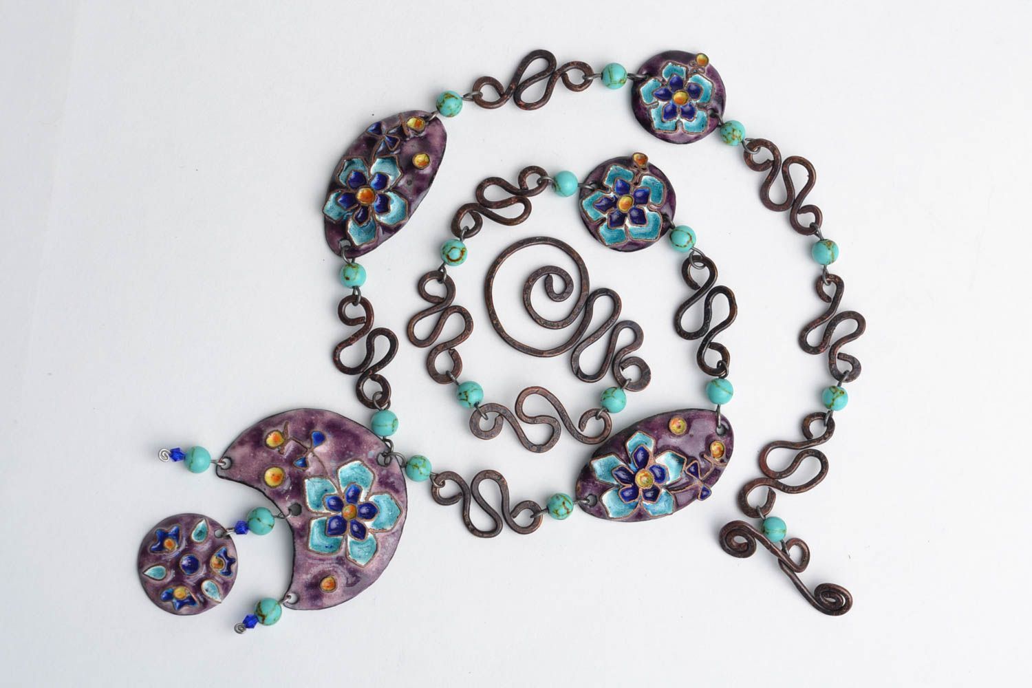Handgemachtes farbiges Designer Collier aus Kupfer für fraulichen Alltagslook foto 1