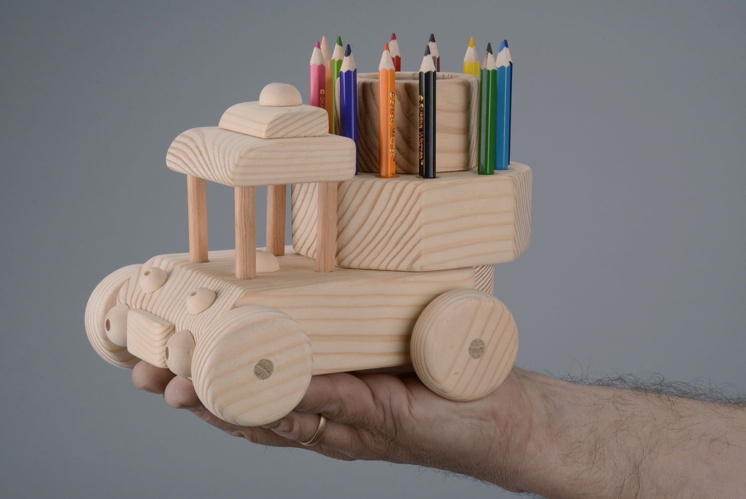 Macchina con bussola fatta a mano giocattolo di legno giocattolo da bambino foto 4