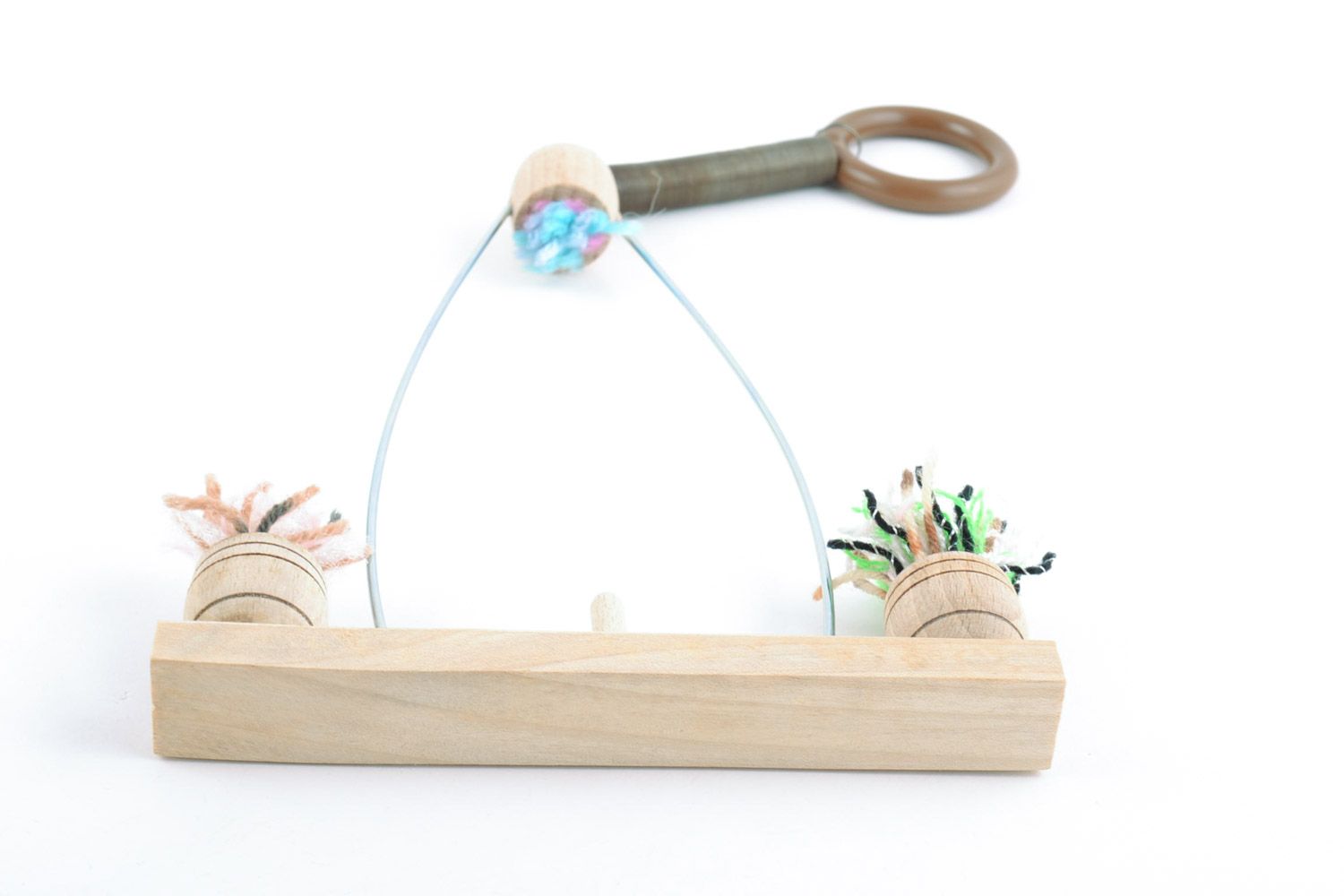 Деревянная игрушка качели ручной работы на пружине для детей и дома натуральные фото 3