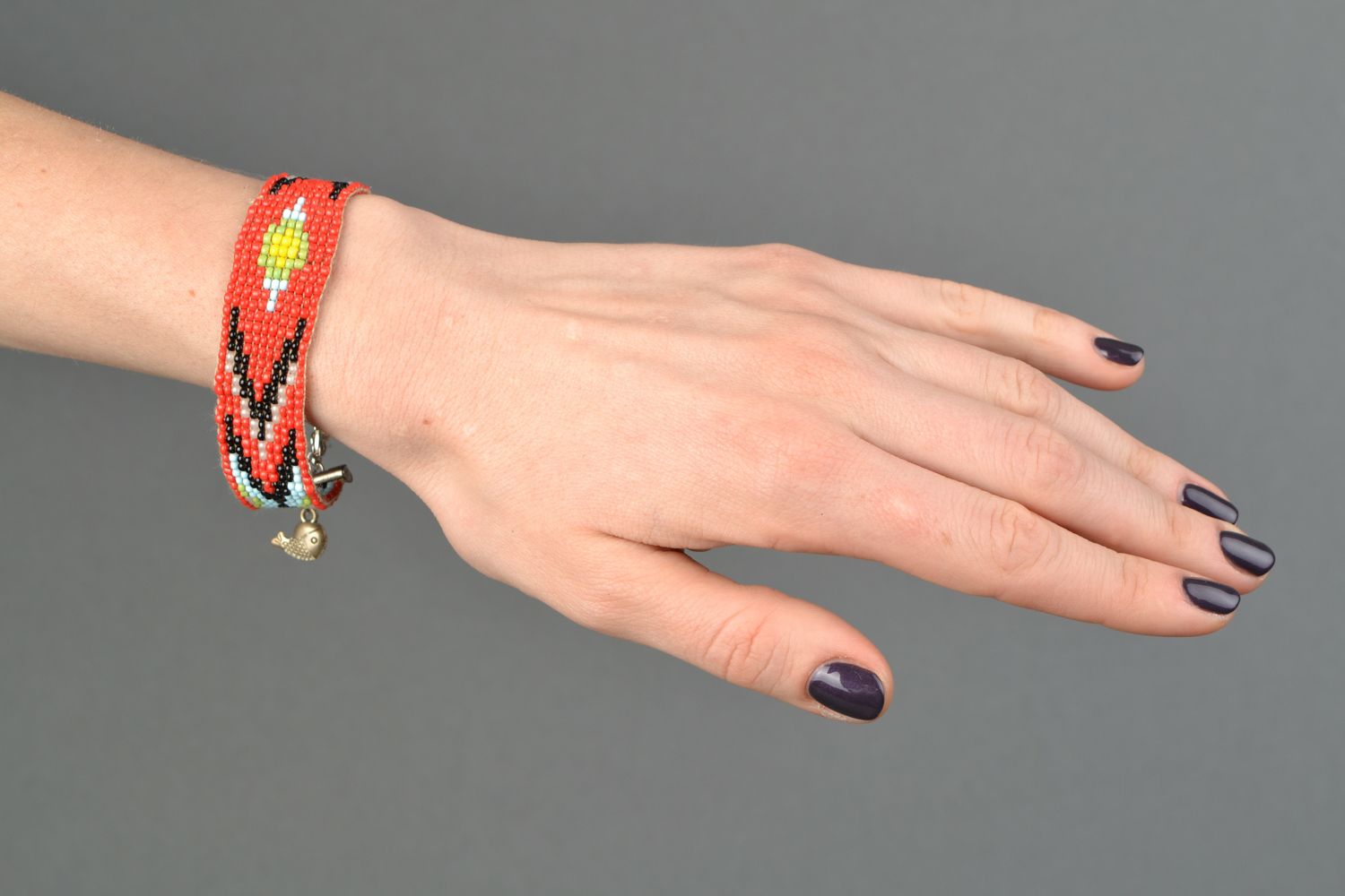 Bracelet de perles de rocaille avec ornement de style ethnique photo 2