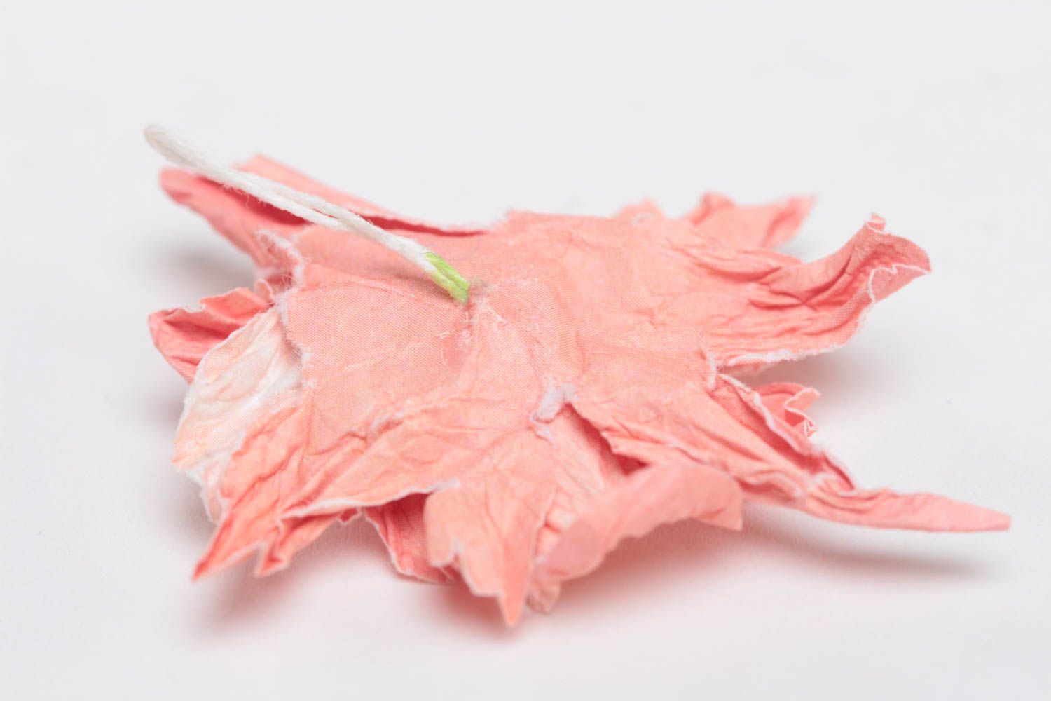 Искусственный цветок из бумаги в технике скарпбукинг для декора открыток розовый фото 4