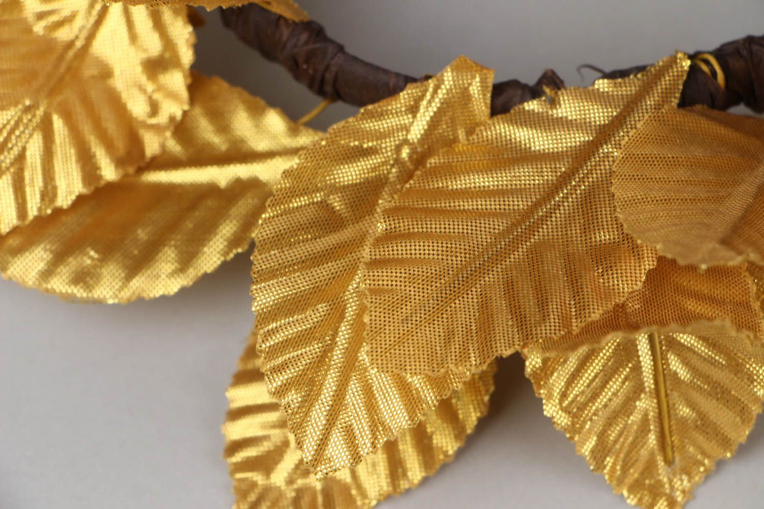 Hairband Made of Fabric Leaves photo 4