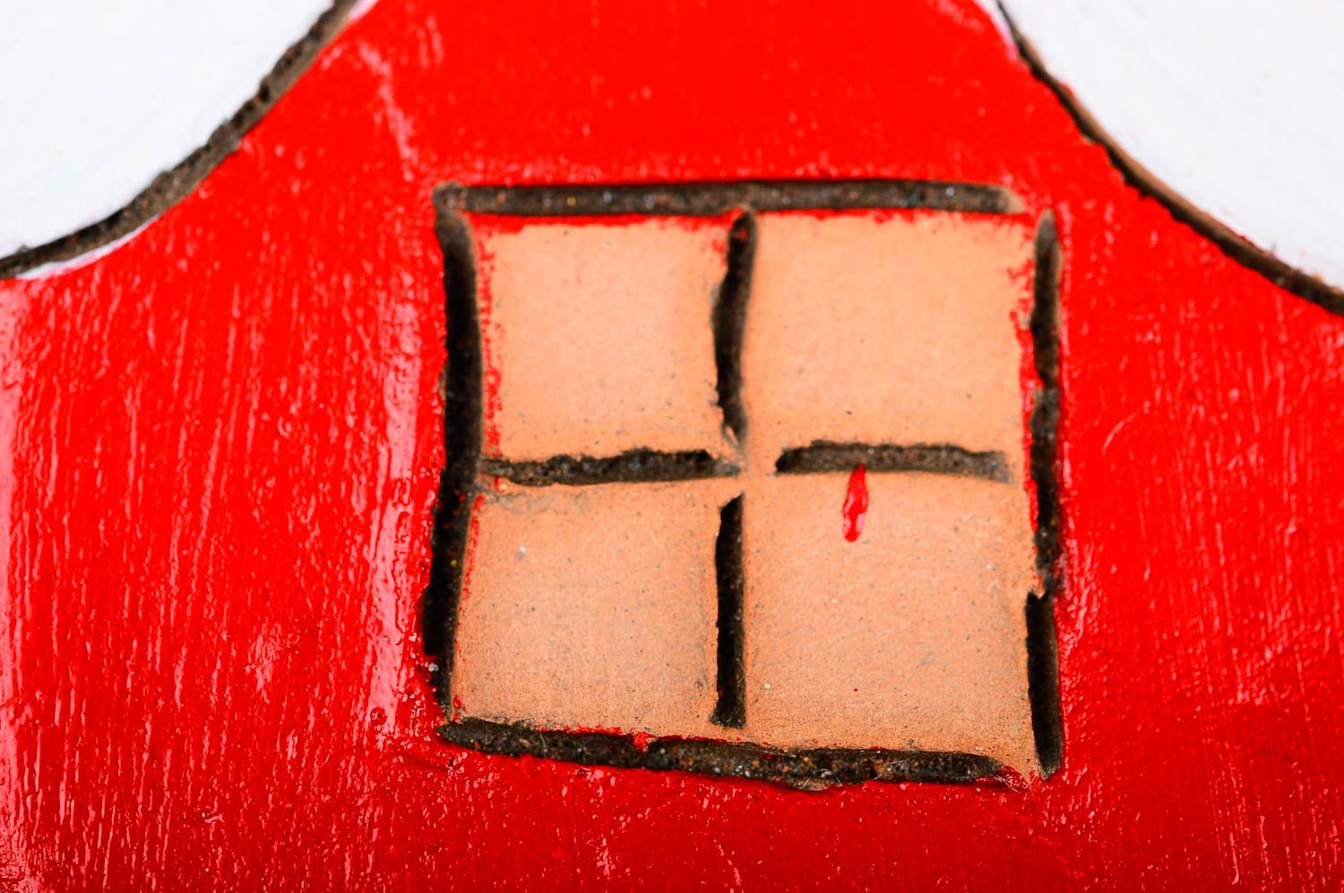 Игрушка на елку хэнд мэйд декор для дома глиняная игрушка в виде красного домика фото 5