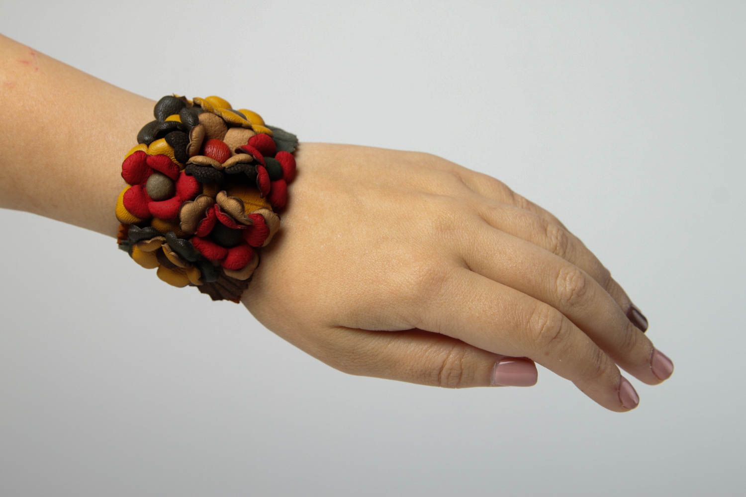 Браслет ручной работы женский браслет из кожи цветочный браслет на руку фото 2