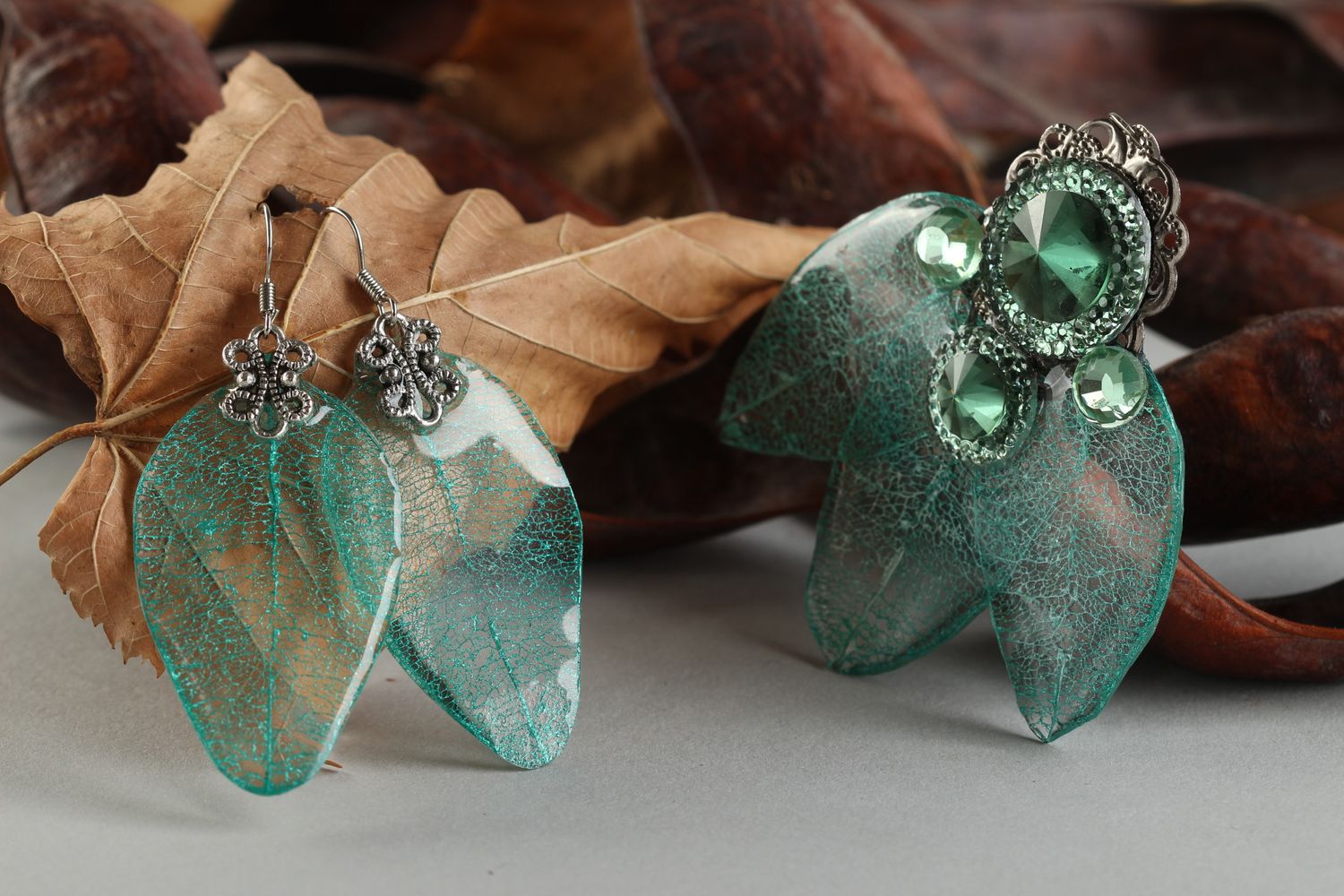 Pendentif et boucles d'oreilles Bijoux faits main feuilles bleues Cadeau femme photo 1