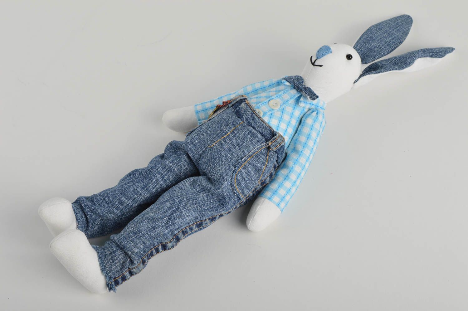 Игрушка ручной работы игрушка заяц в джинсах и рубашке оригинальная игрушка фото 2