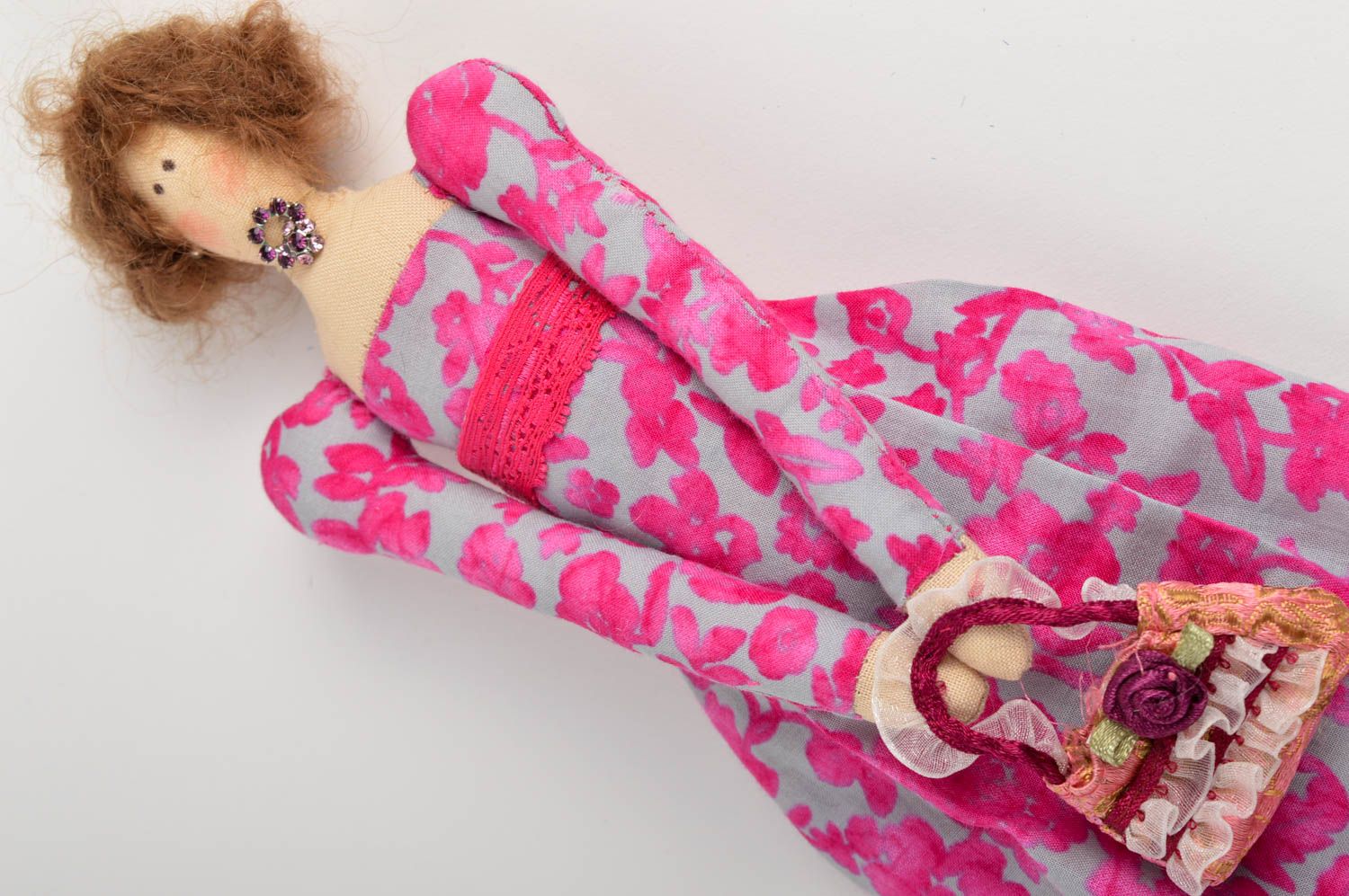 Кукла ручной работы кукла из ткани красивая с сумкой мягкая кукла стильная фото 4