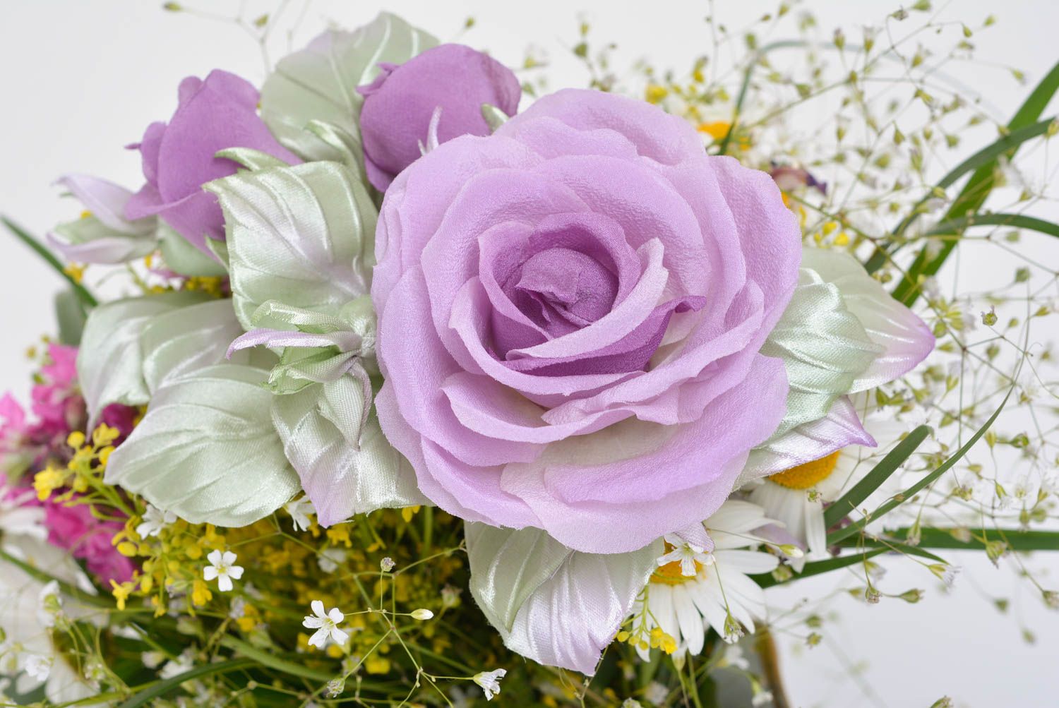 Deko Blumen aus Textil handgemachter Schmuck für Interieur violette Rosen foto 2