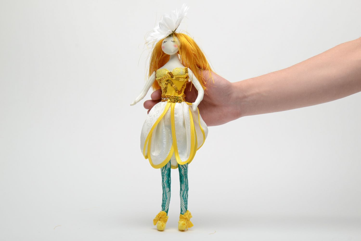 Мягкая кукла игрушечная с желтыми волосами Ромашка фото 5
